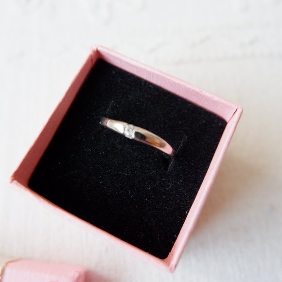 White Gold Plated Ring with Clear Stone - Picture 4 of 5